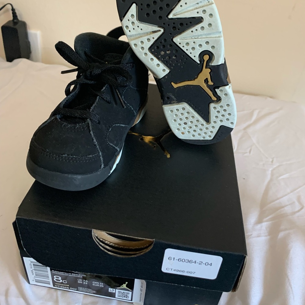 Retro 6. Black & Gold.